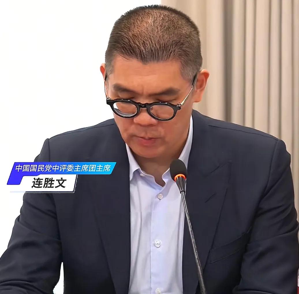 连胜文和连胜武回到漳州祭祖，第二天连胜文自己又马不停蹄的赶到厦门集美参加了纪念连