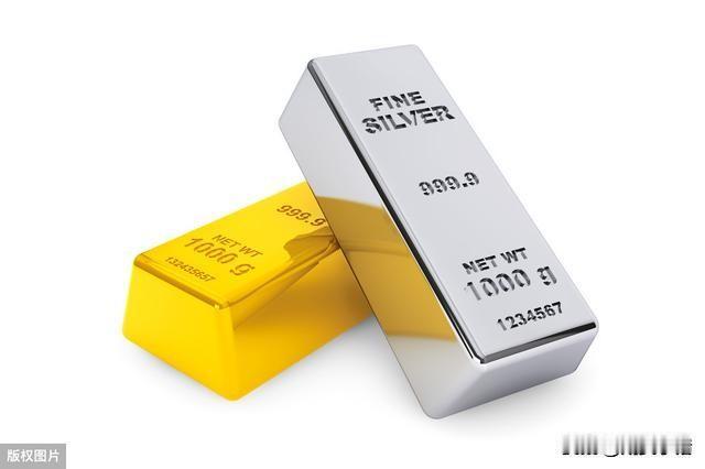 我们知道，周二国际金价波动非常剧烈，国内黄金受其影响，跟随性波动。隔夜
