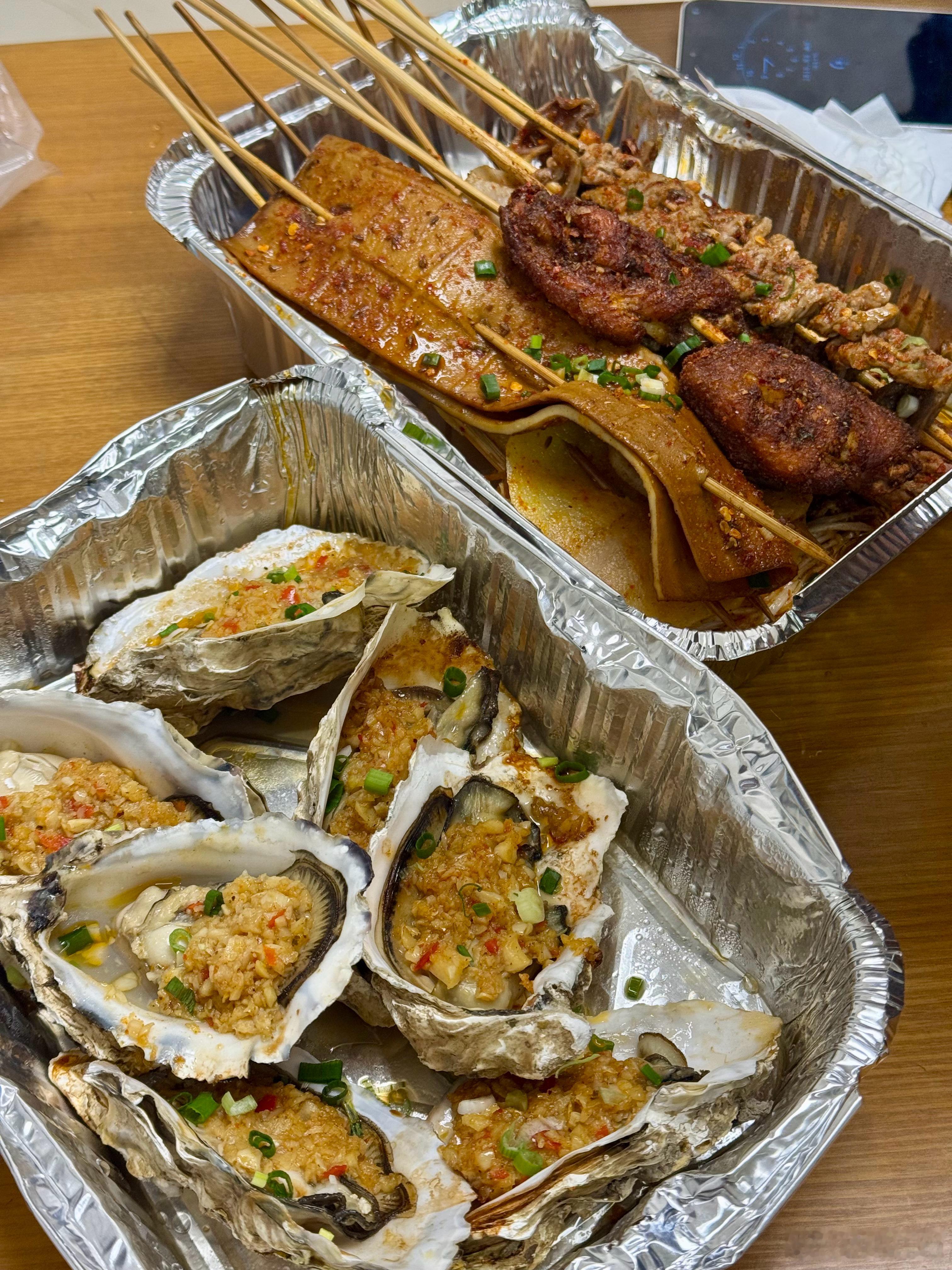 爱上烤生蚝只需要一秒钟以前对生蚝比较无感，不知咋地，吃生蚝的基因被激活了吗？咋这