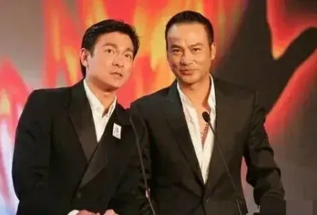 在2001年的时候，刘德华受邀前往沈阳参加商演，没想到却被主办方扣留了150w的