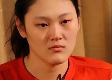 为国争光却惨遭郎平弃用！选择投奔土耳其的王一梅，如今生活怎样？她是中国女排的标志