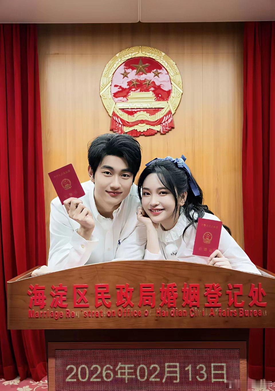 果然是女人懂女人，我问我闺蜜:“42岁的金莎和25岁的小男友还能生宝宝吗？”她白