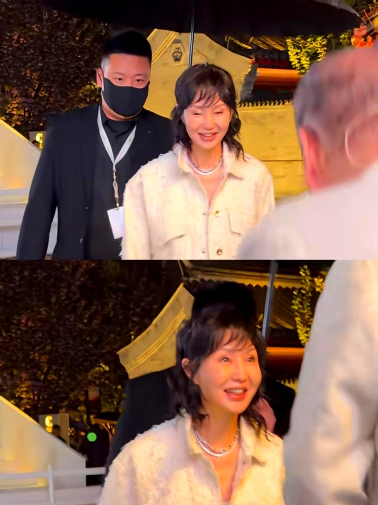 61岁的张曼玉被路人怼脸直拍，真实模样看愣了全场。这次活动流出的全是原图