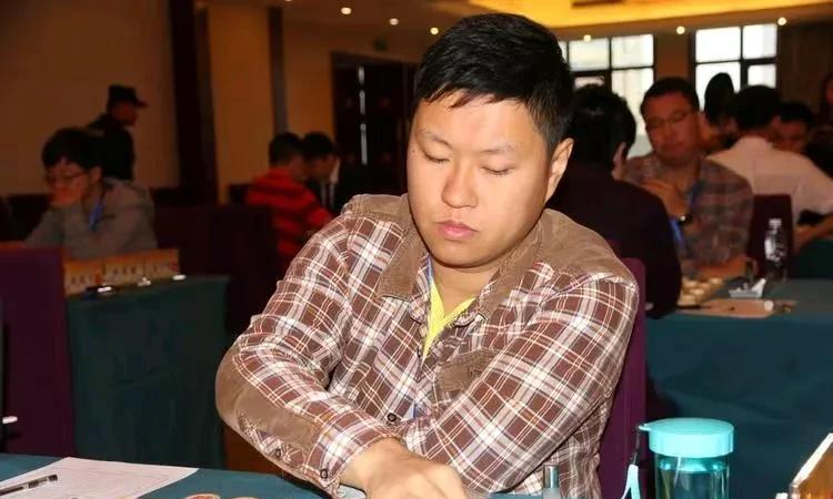 万千棋迷翘首以盼的“元朗荣华杯”象棋公开赛就快举行了，从参赛名单来看，几乎所有的