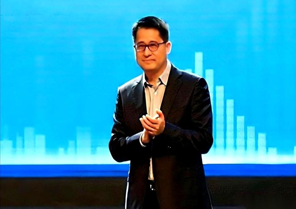 广厦的球迷，终于不用天天提心吊胆怕球队被“拆家”了！真金白银的救场大戏，正在上
