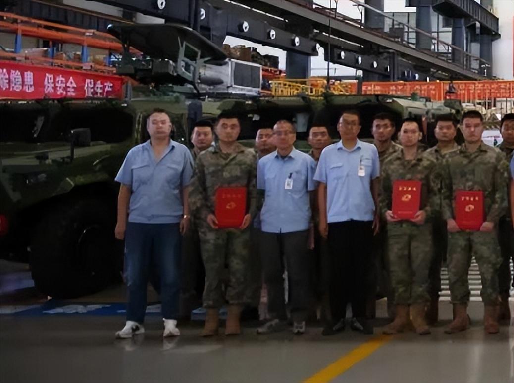 近期，我军正式列装全新一代红箭-13远程反坦克导弹，这款跨代装备的服役，彻底扭转