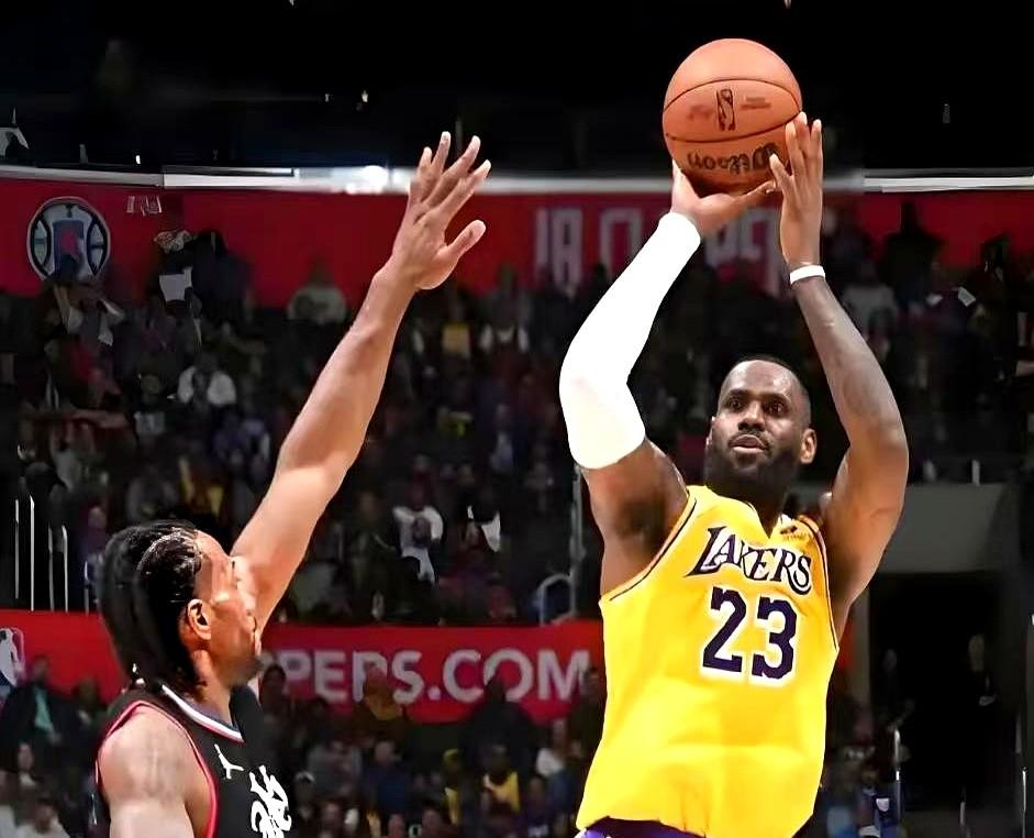 14次周最佳？聊点更离谱的，NBA历史得分王，在湖人队史居然只排第十！这事儿