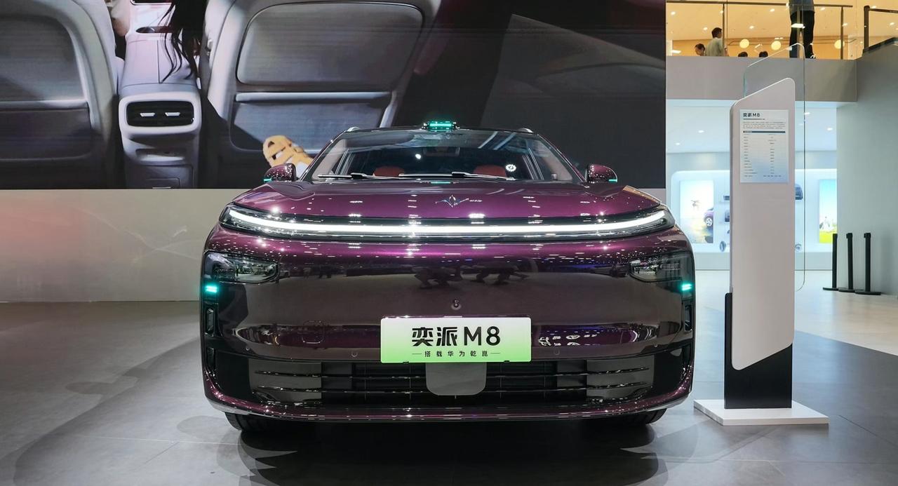 2026款东风奕派M8车展实拍，外观与内饰静态体验