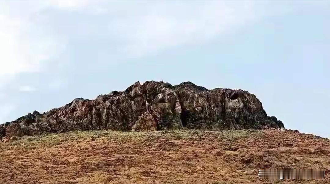 蒙古国暴雨冲出一块刻着汉字的千年石碑，专家一看直接跪了——这玩意儿居然是东汉班固