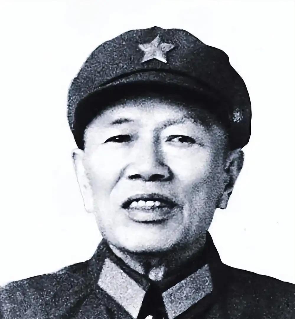 1950年2月，时任第十五兵团司令员的邓华在从武汉返回广州途中，于湖南郴州车站临