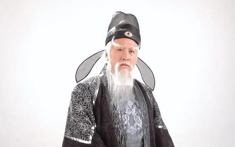 764年，唐代宗在宫中设宴，给68岁老将郭子仪道歉，为鱼朝恩赔礼。郭子仪手握重兵