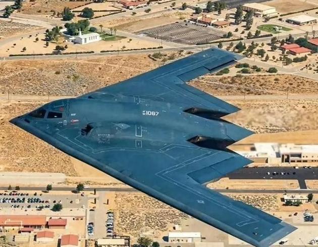 中国能打下B-2吗？谁能想到，美国的B-2隐形轰炸机居然能做到神不知鬼不觉，