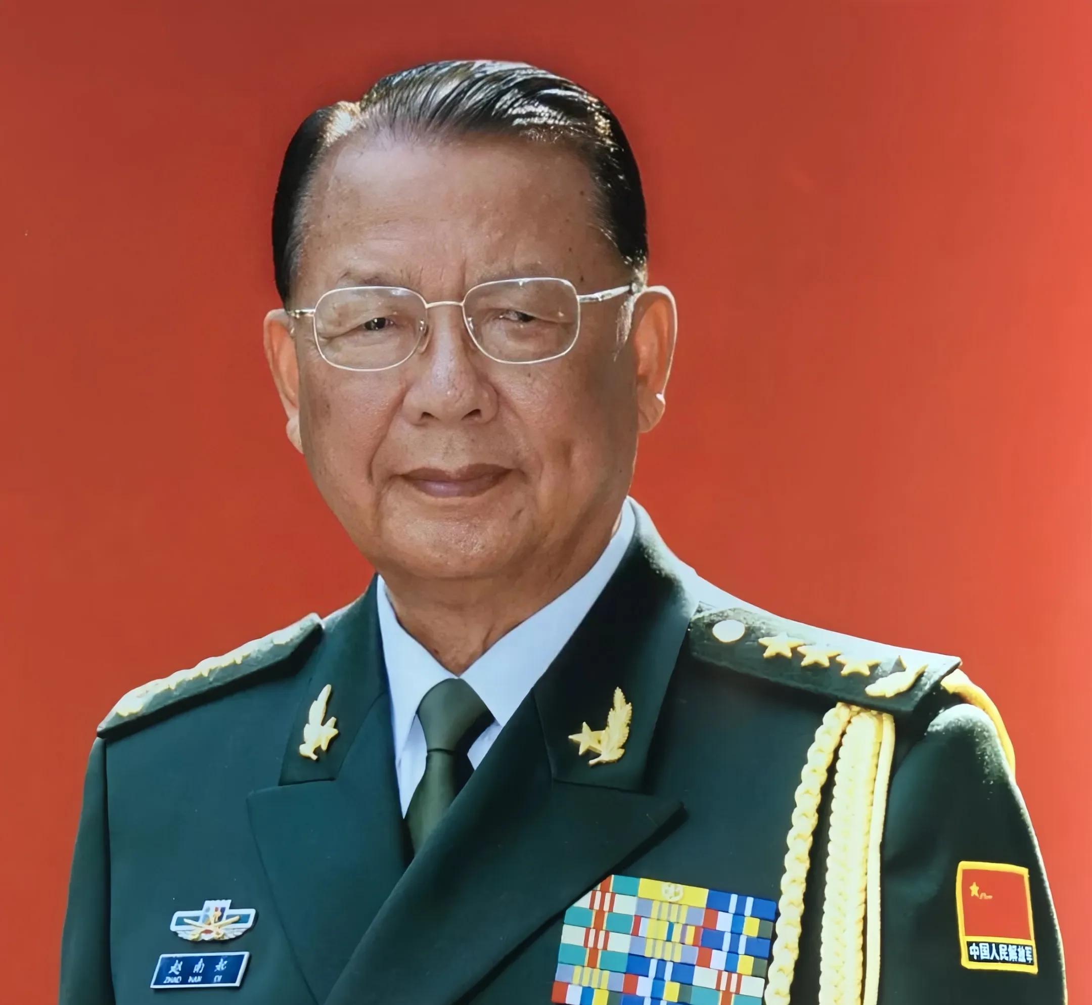 1987年，中央要选拔总后勤部部长人选。那时，赵南起作为副部长兼副政委，