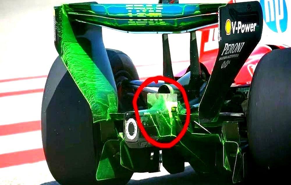 法拉利把一块烫铁片，直接插进了1000度的排气管里，围场里连夜算账，这个赛季可能