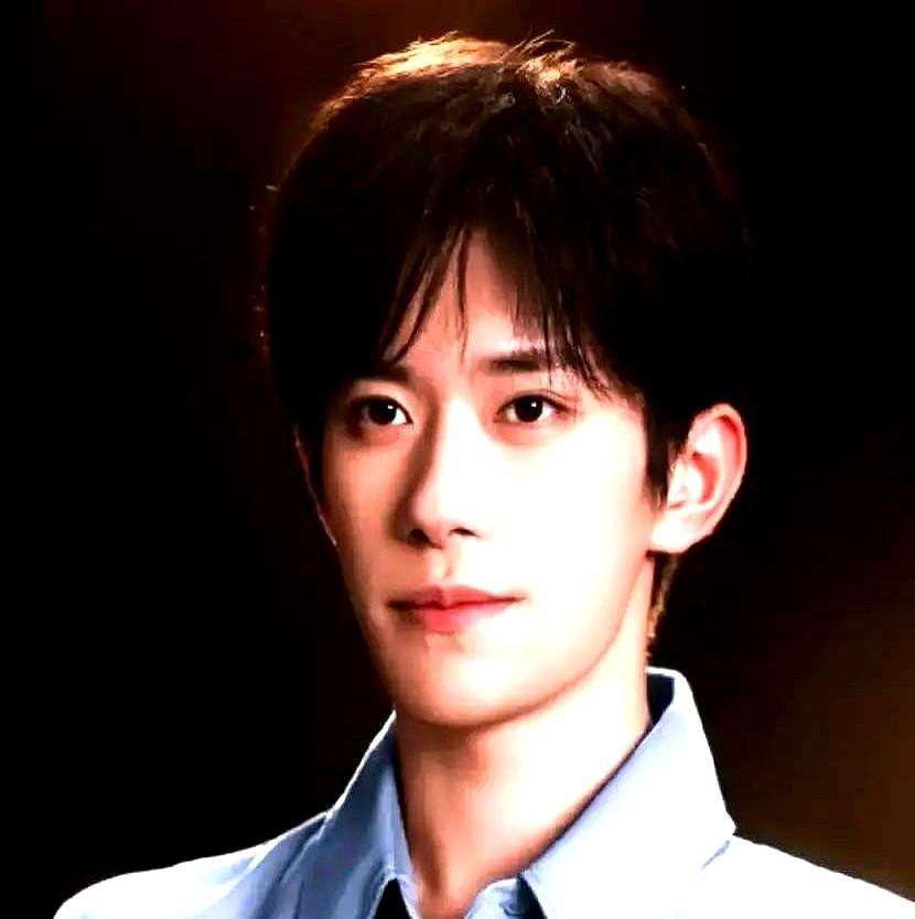 文章标题：易烊千玺的“消失术”：演完戏就藏起来，原来图的是这个文章内容：你们