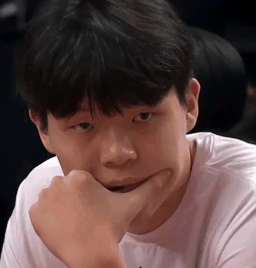 杨瀚森妈妈社媒发文令人寻味。杨瀚森妈妈在社媒发文，她写道：“今天虚胖的瀚森，状态