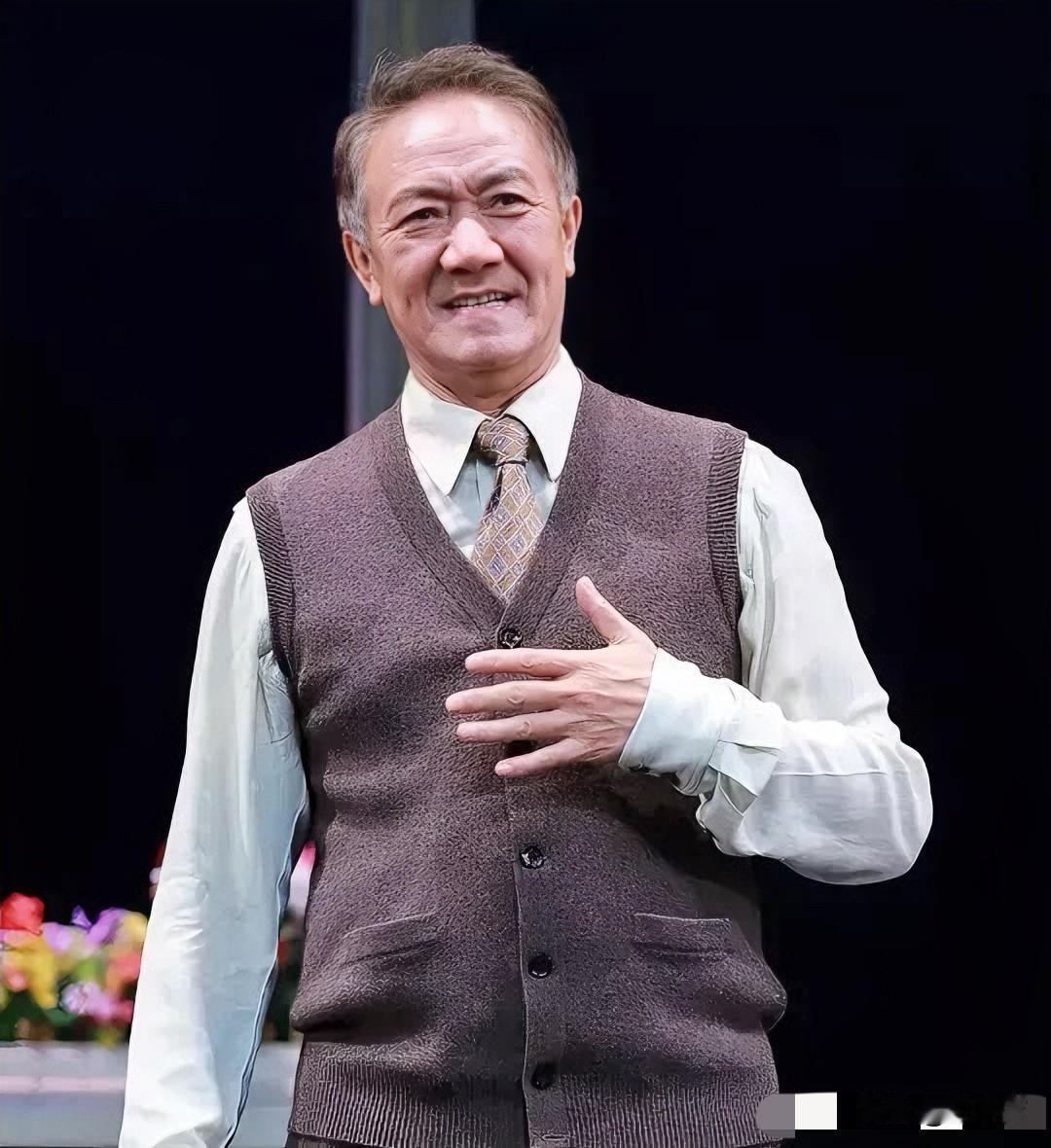 钱再多也没用你就说男演员李幼斌吧。他现在衣食无忧，孩子也不作妖，但却依然