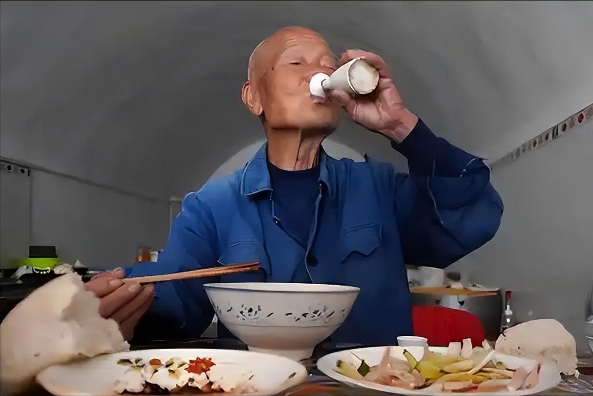 医生提醒：最伤害“胰腺”的4个行为，很多人每天都在做，尽早改正 胰腺，这个