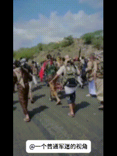 胡塞武装基层民兵几乎都是穿着拖鞋和长袍。胡塞武装的这种“拖鞋长袍”形象，源于其深