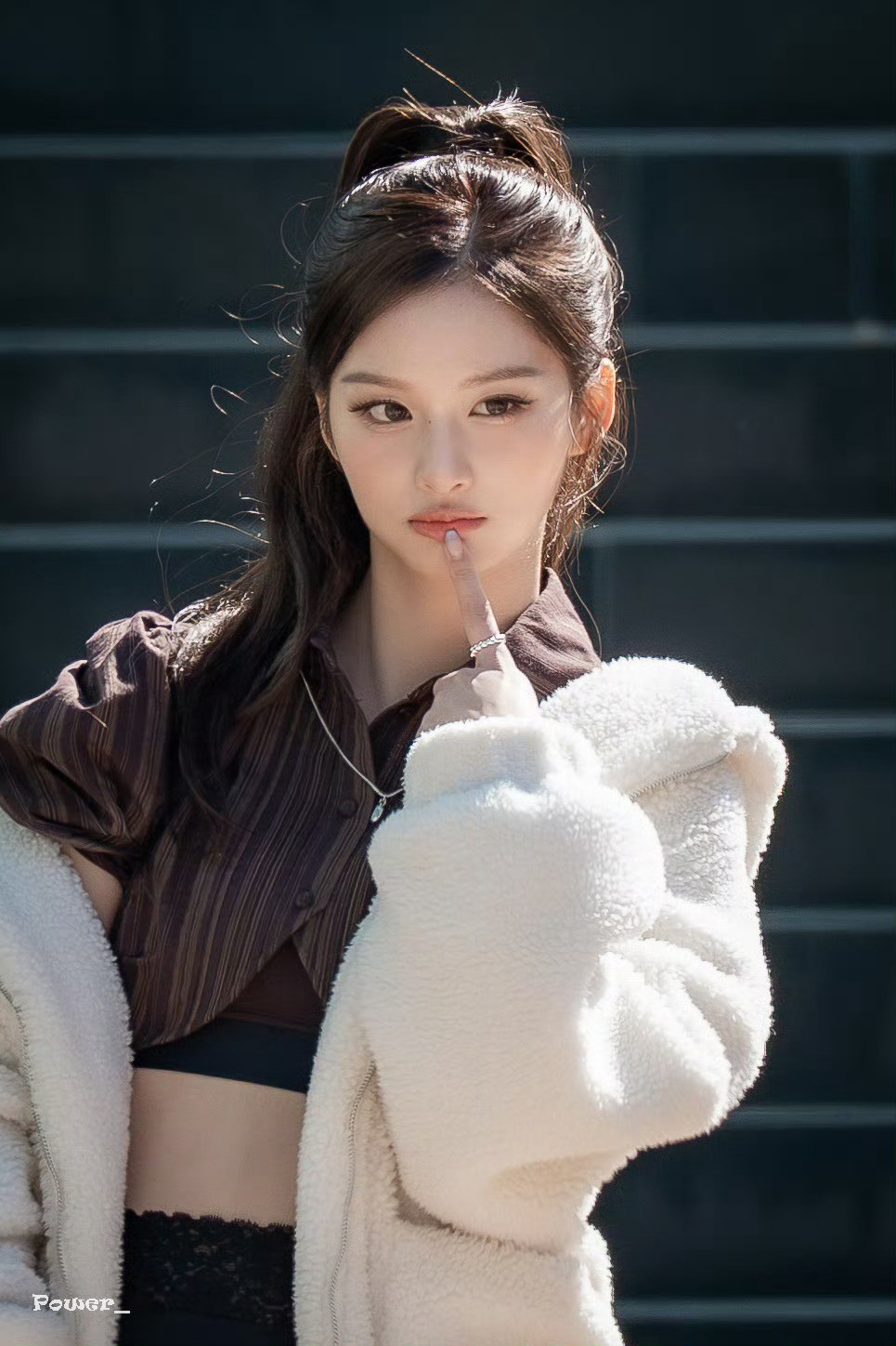 如何看待雪允刚和anna合拍完就抄∥袭anna出圈造型？是足曾上瘾了？​​​