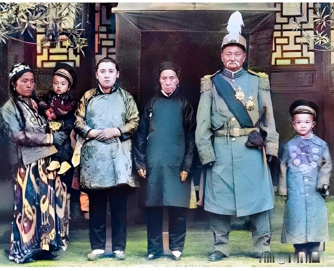 这才是马福兴的真实模样，不是演员所饰演的角色！这张照片摄于一九二零年，那时候马福