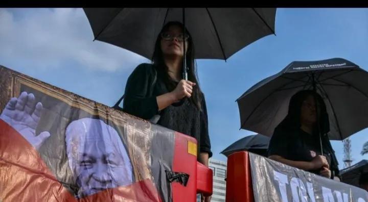 印尼新历史教科书引发争议印尼计划发行的新10卷本历史教科书引发社会担忧，民众怕