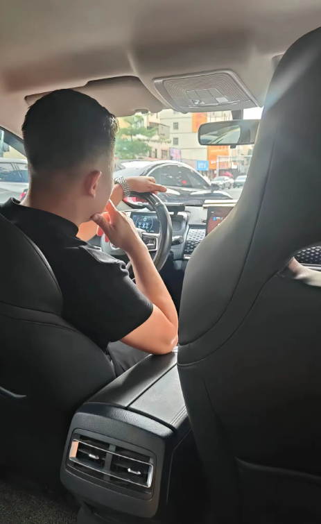 第一次打到这么有品味的滴滴司机