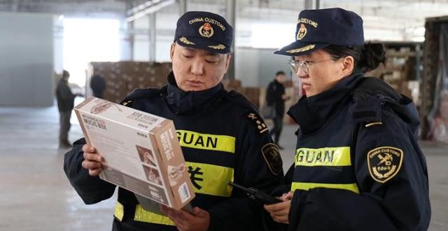 新疆的这些警察都不归自治区公安厅管理不少新疆朋友以为所有民警都归自治区公安厅