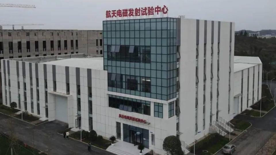 马斯克该留意中国这条新路线了！他靠可回收火箭降低发射成本，中国科研团队则在研究另