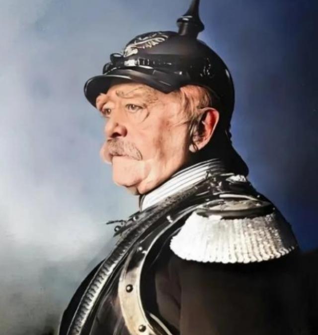 1880年5月，俾斯麦在晚餐享用了6个黄油鸡蛋，1条肥鳟鱼，半个猪头，3杯覆盆子