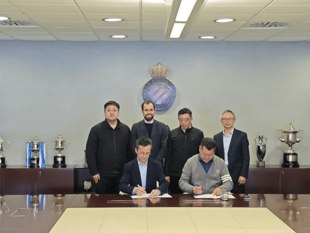 官方: 南通支云与西班牙人签订青训战略合作框架协议