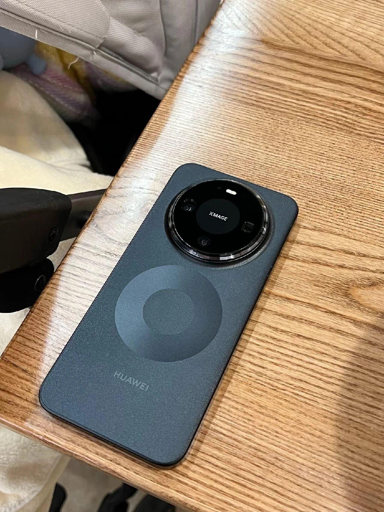 华为mate80标准版用了一个月感受首先软件适配问题，常用的微信，视频号没有消