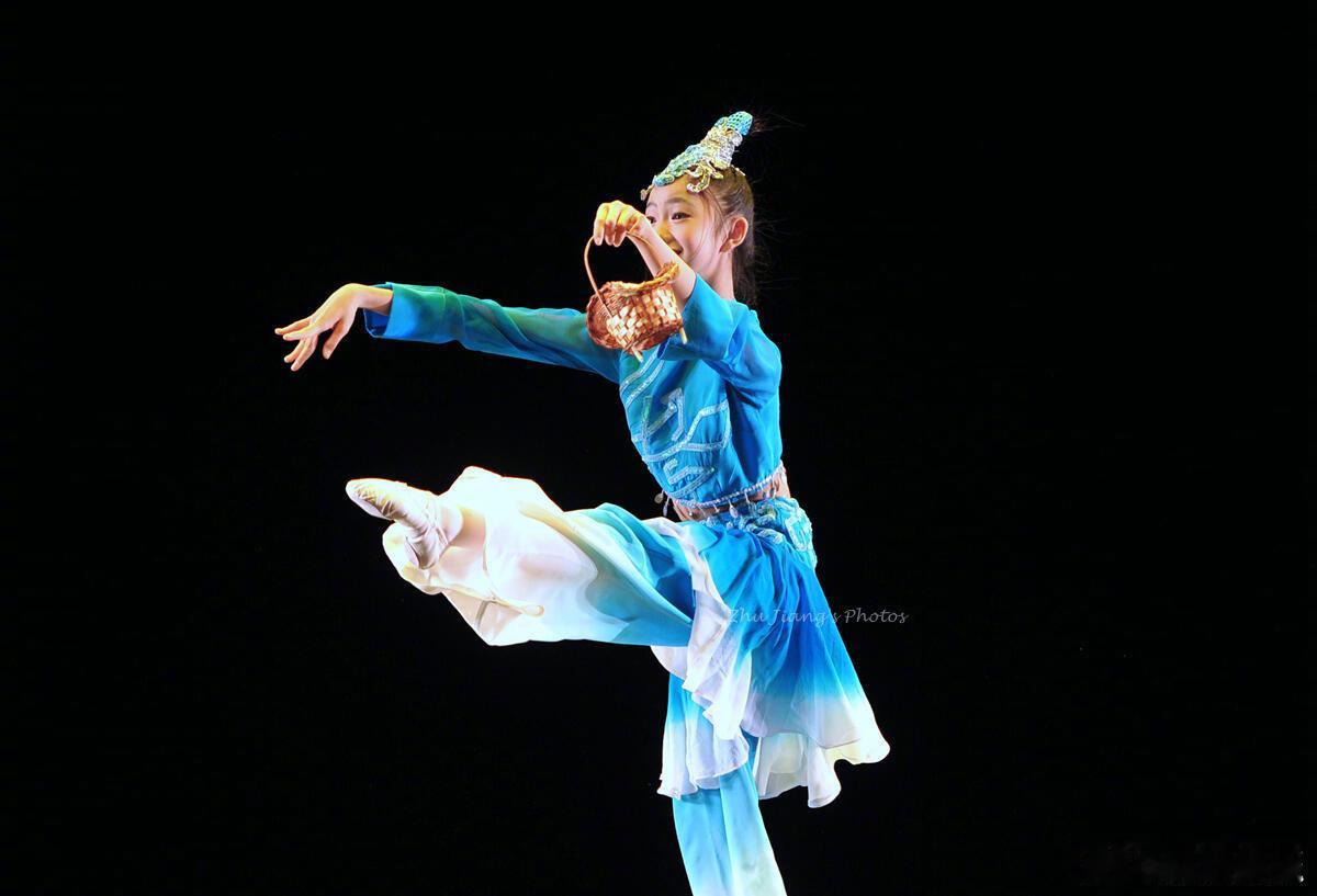 刘浩存北舞附中时期参赛照网友分享刘浩存北舞附中时期参赛照北舞附中时期的刘浩存