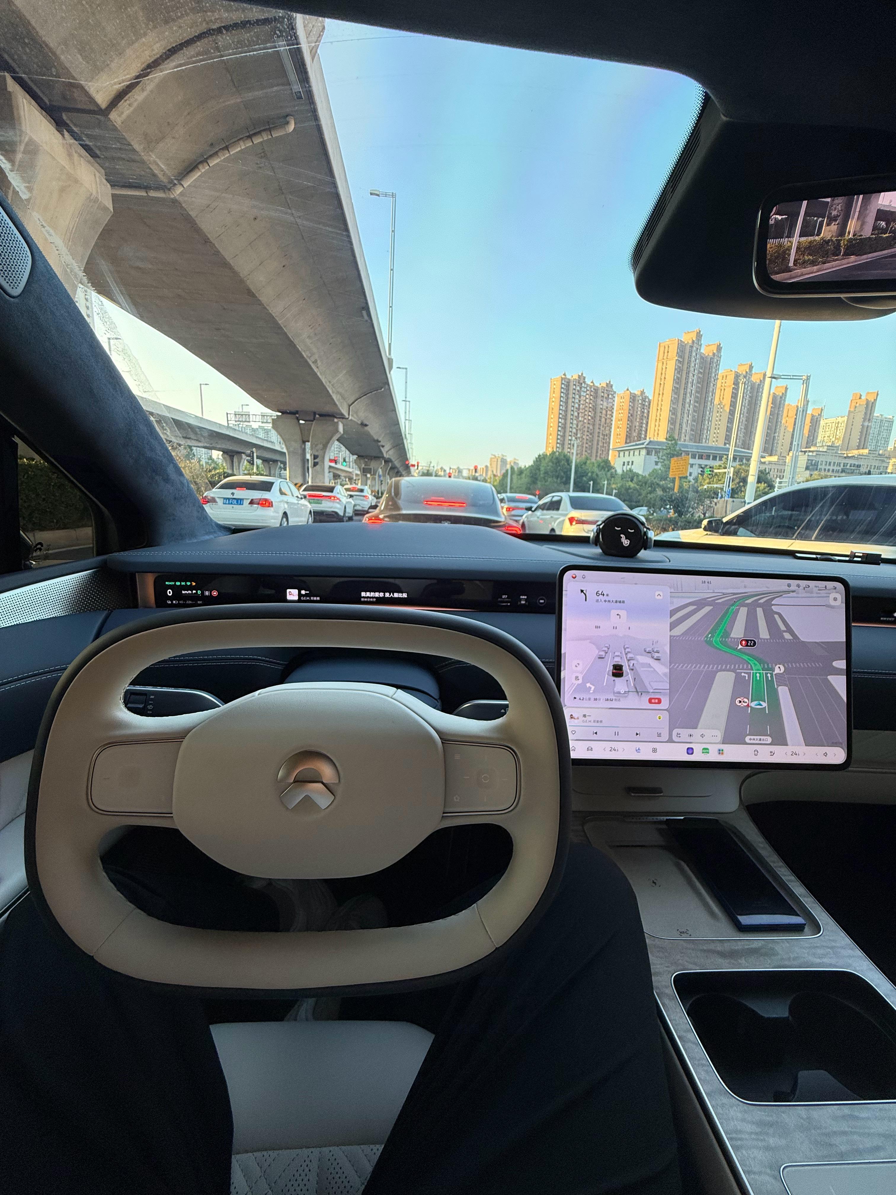 下班感叹明明一辆五米三的车怎么市区开着像卡丁车一样灵活（有夸张，但不过分）