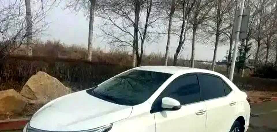 今天陪朋友看车试驾了卡罗拉，说实话这车真是买菜车里的扛把子。坐进去第一感