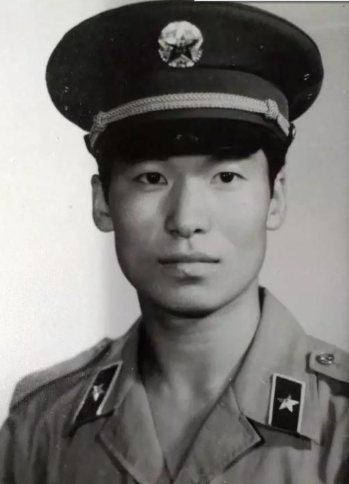 1987年，歼-6战机试飞突发故障直接坠毁，试飞员带伤爬起来往山外挪，走了整整6
