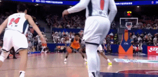 上海引援专门克宏远，三将让宏远无奈，比上赛季好太多现在很多人看好上海队夺冠，