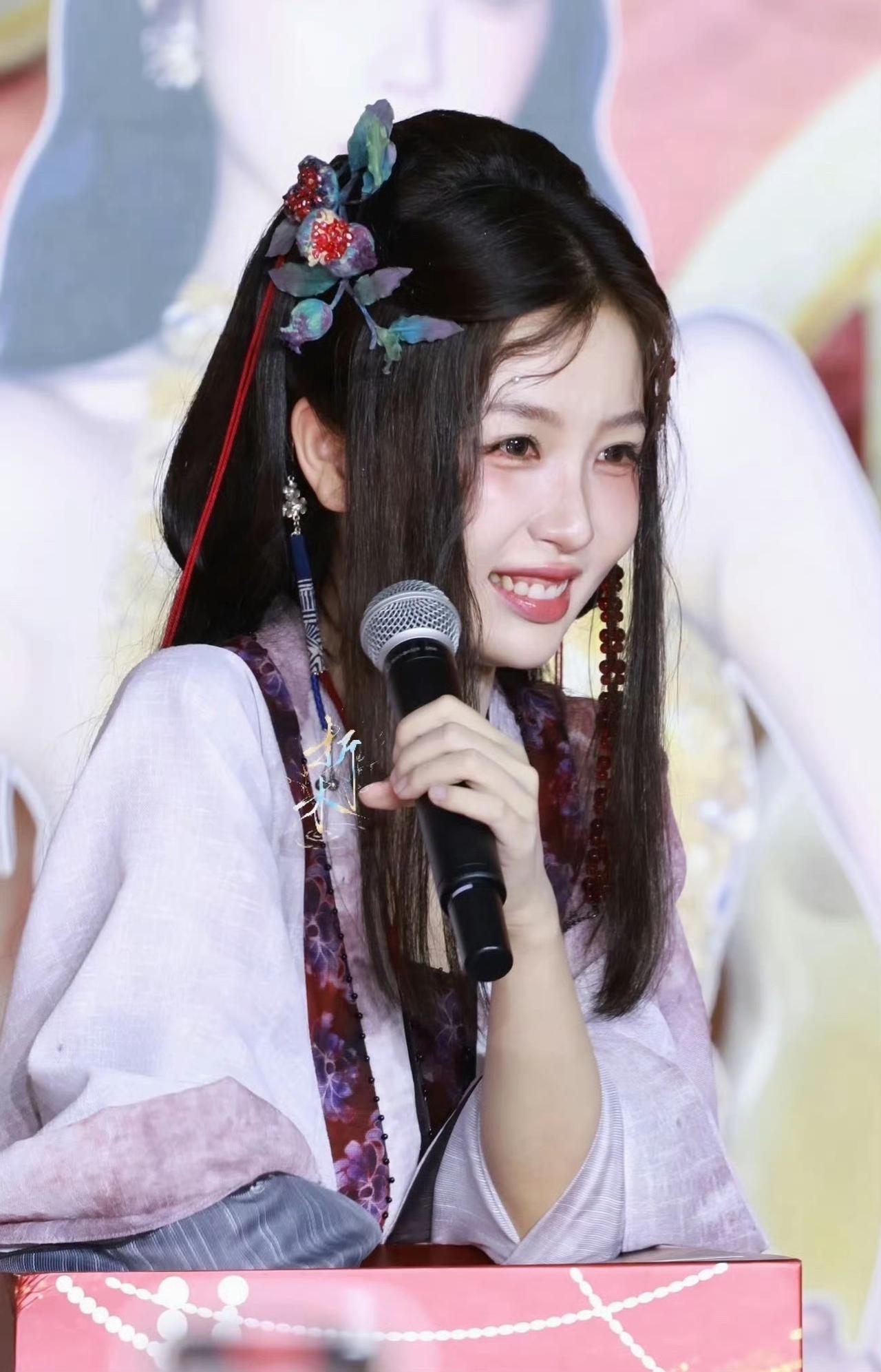 《念相思》谁做得妆造，太难看了，这不纯浪费这对帅哥美女嘛[哭哭][哭哭][哭哭]