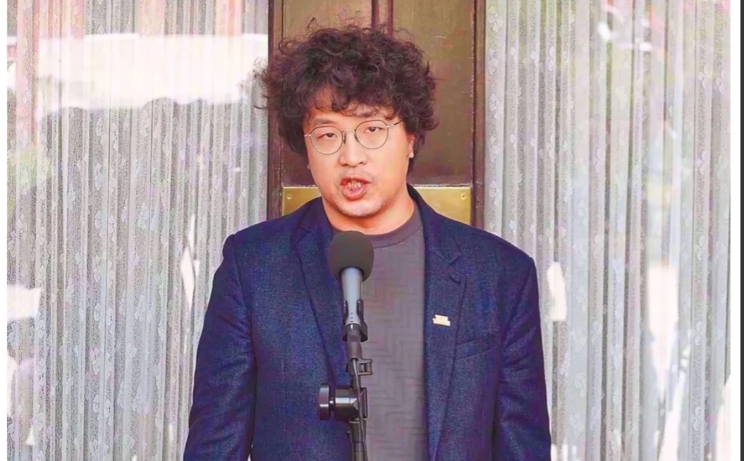沈伯洋态度仍然非常的嚣张！在沈伯洋之父的企业被我们惩戒之后，沈伯洋放话声称，中国