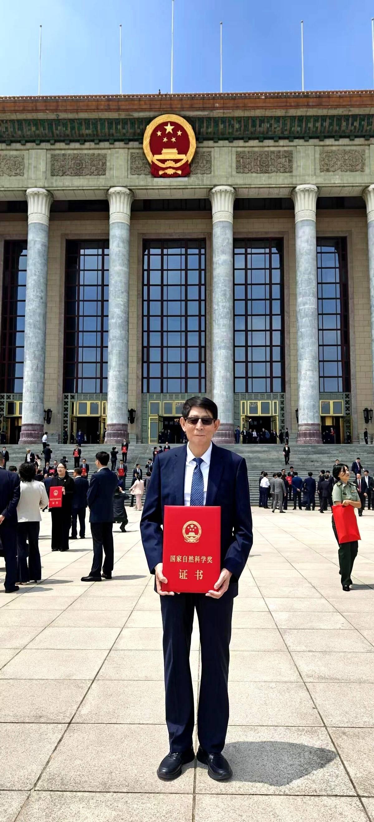 7月8日，国家科学技术奖励大会在北京隆重召开。季维智老院士直接把极具分量的自然