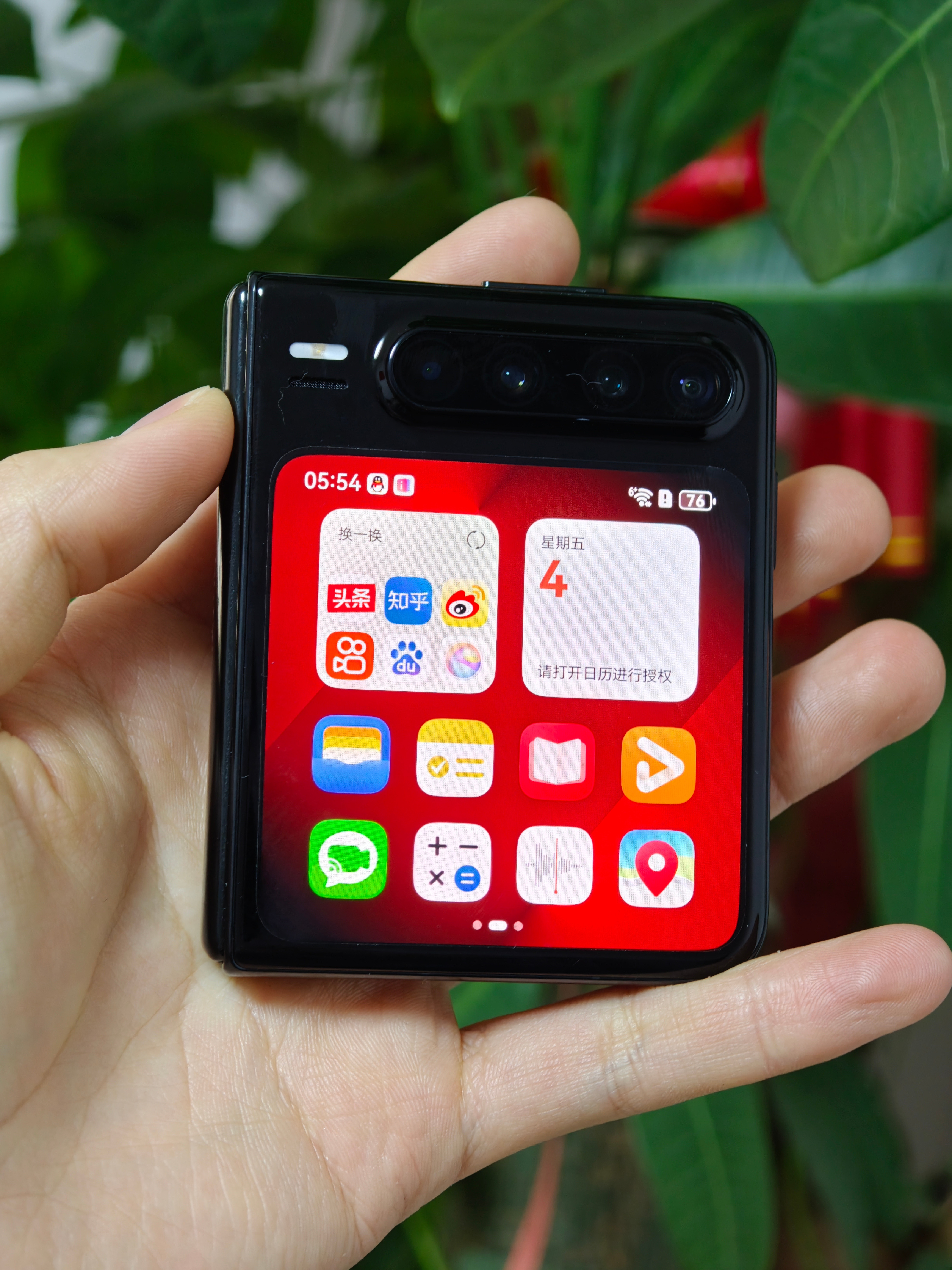 PuraX发布了这么久，目前阔折叠还是只有这一款能选，不过别担心，下代的Pur