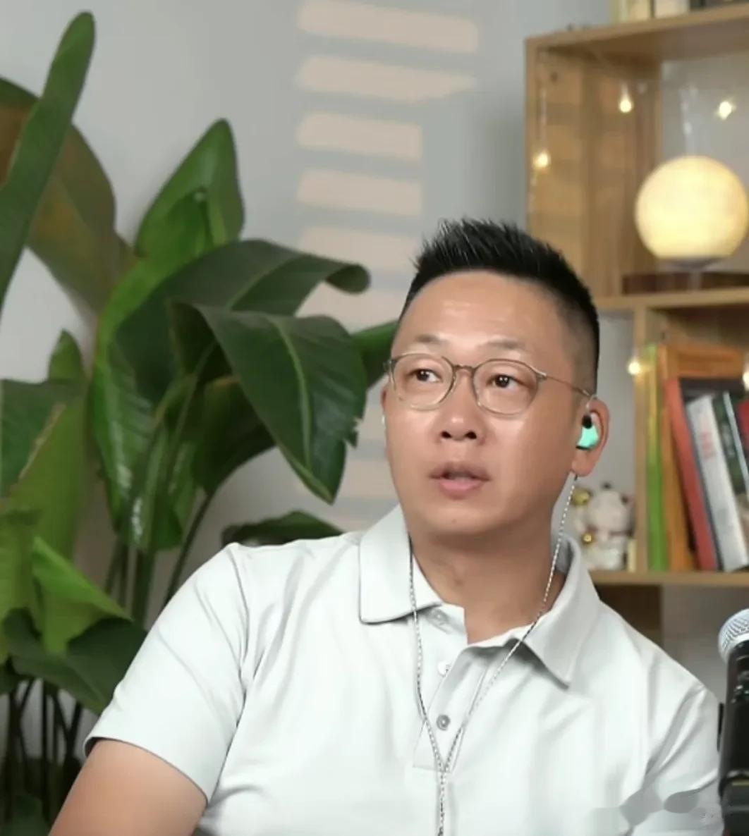 不得不说，林海还是上海音乐节目主持人梯队的顶流代表。最近，歌手游鸿明来上海做演
