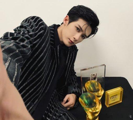 檀健次卢昱晓何不同舟渡要开机啦！两个天选古人合作对我眼睛很好