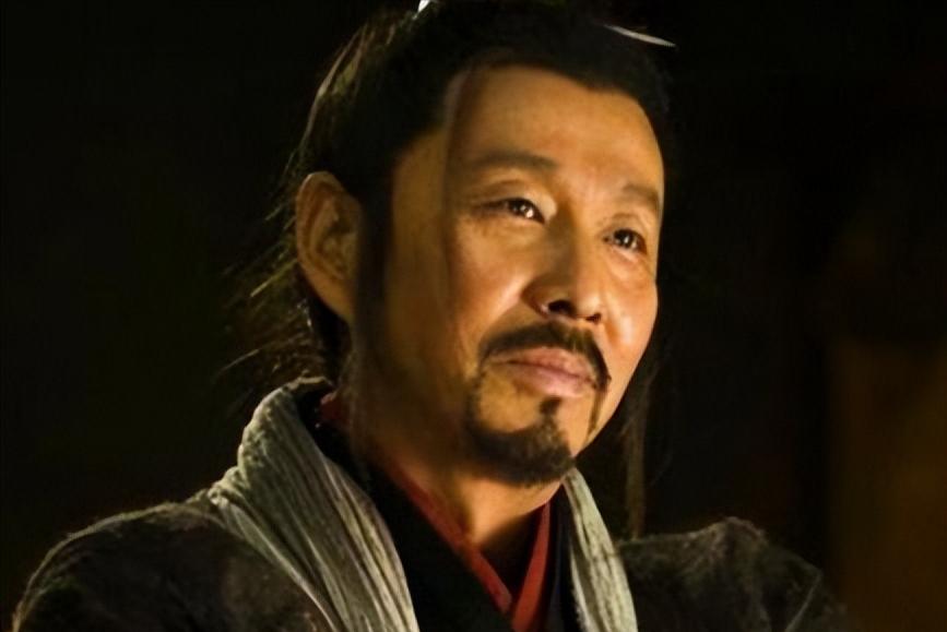 公元前195年，62岁的刘邦躺在长乐宫的病榻上，身边站着的是那个他既离不开、又最