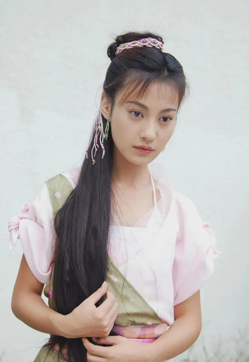 曾经的古装第一美女杨雪，孩子都15岁了。
