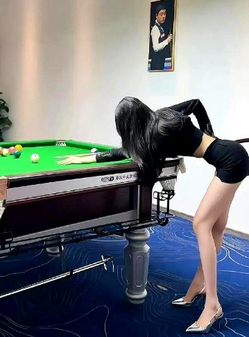 今天在派出所看到了一件毁三观的事。一个小伙在台球室点了一个助教，助教长得挺漂