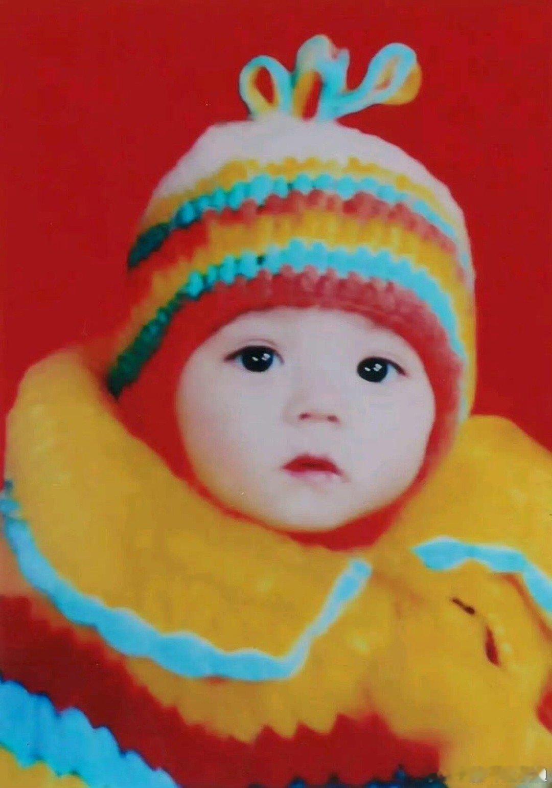 小鼻嘎时候的迪丽热巴从小美到大，完全就是洋娃娃啊🥹​​​