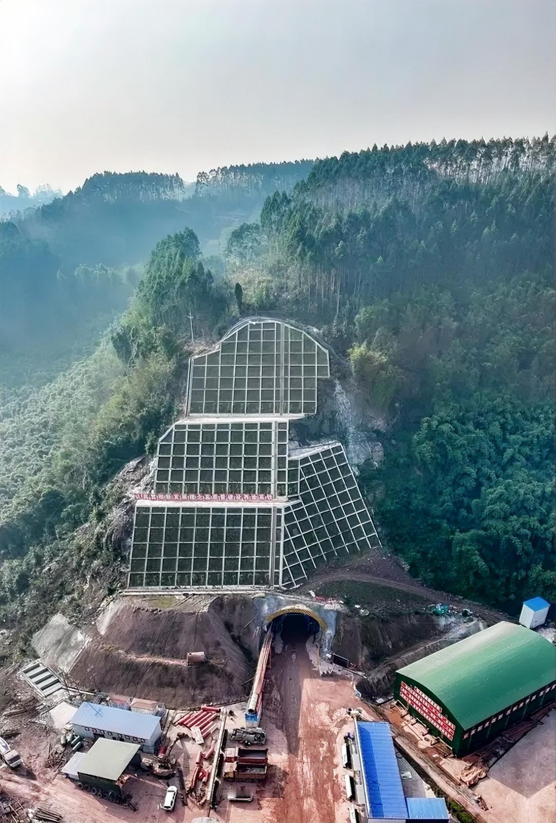 西渝高铁建设传来新进展，离全线通车又进一步！12月20日，全长超过12公里的梨