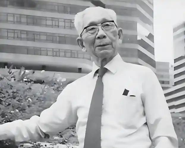 1949年，华野抓到一个俘虏，钟期光一看：“原来是你啊！你就别去功德林了。”他低