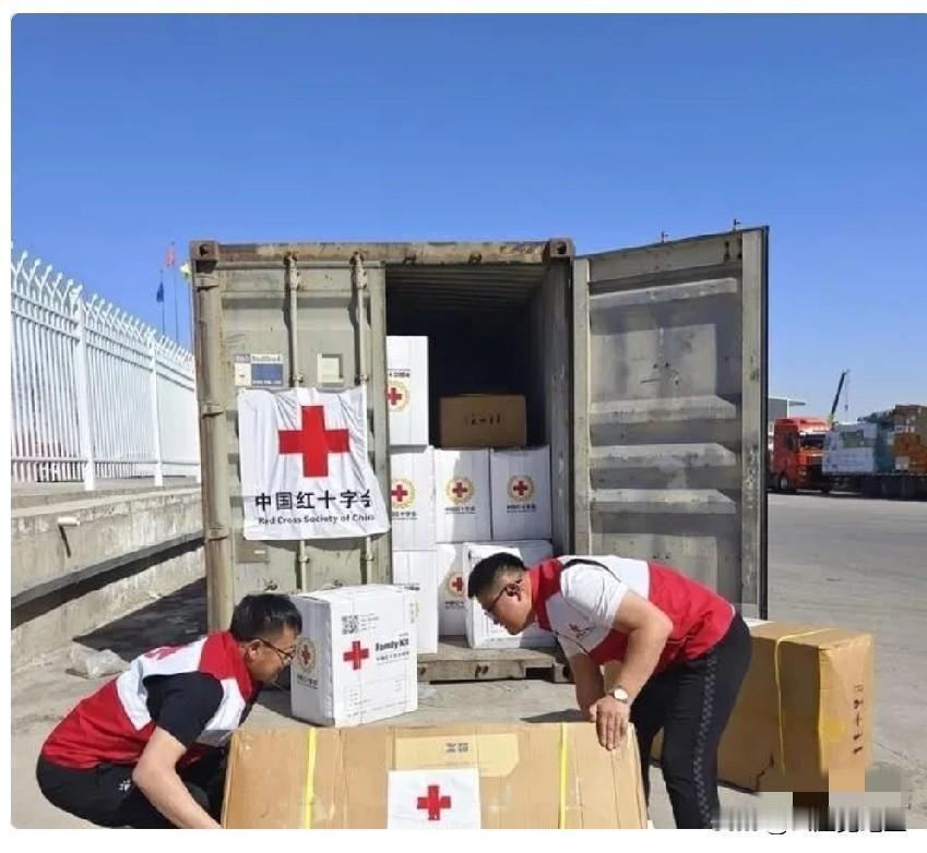 红会募捐没人响应。是因为大家看明白了：现在捐款主要是企业用来抵税的，个人捐了没